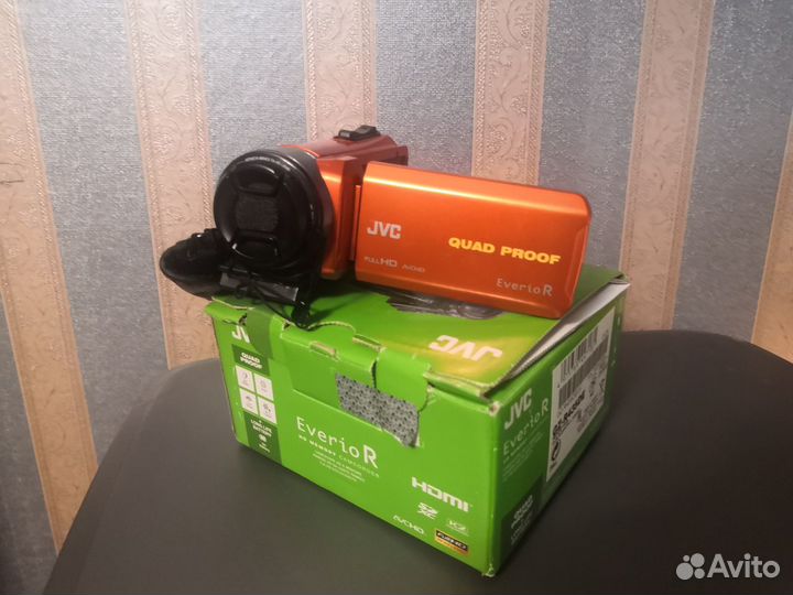 Продам Видеокамеру Full HD JVC GZ-R435DE