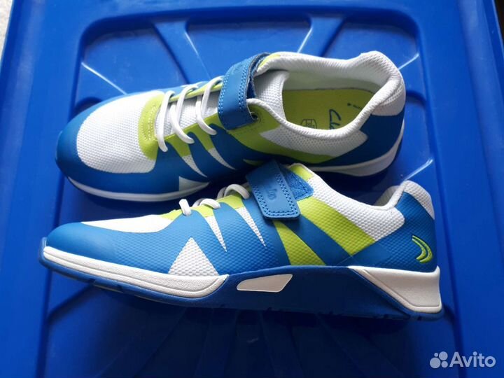 Новые кроссовки clarks мальчику р-р 33, 5