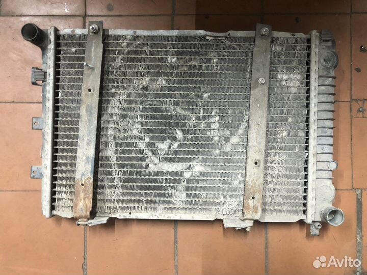 Mercedes W124 2.0-2.5D/TD Радиатор основной