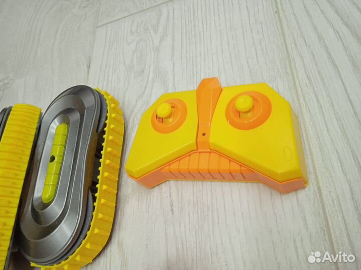 Машинки хот вилс. Вездеход, перевертыш