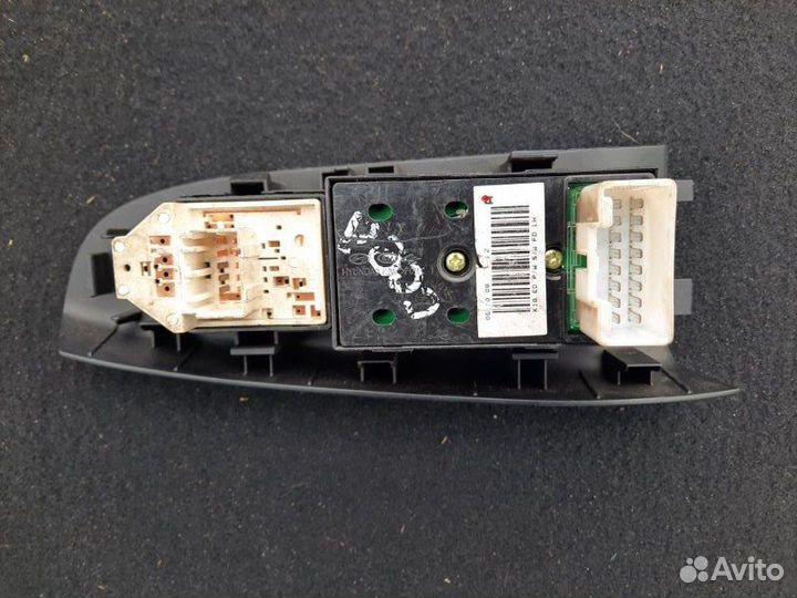 Блок управления стеклоподъемниками передний левый