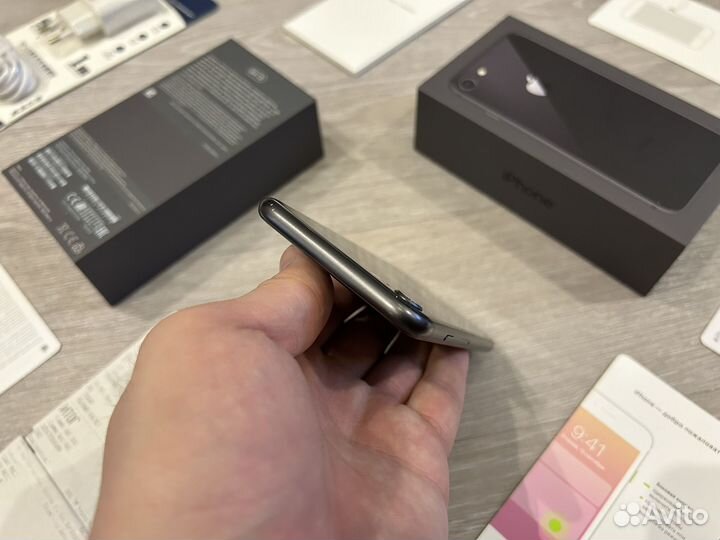 iPhone 8, 64 ГБ