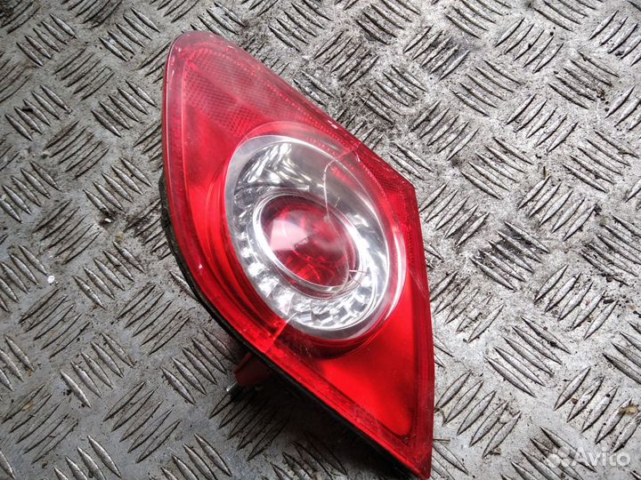 Фонарь задний внутренний левый Фольксваген Б6