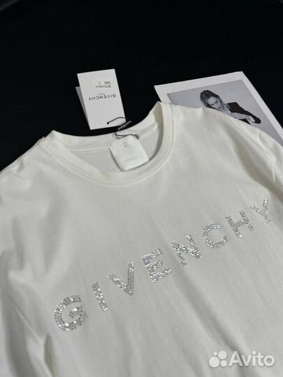 Футболка givenchy