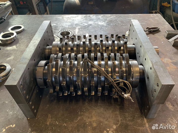 Шредер для пластика, стекла, резины, дерева