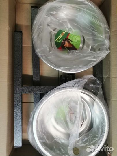 Миски на подставке для собак