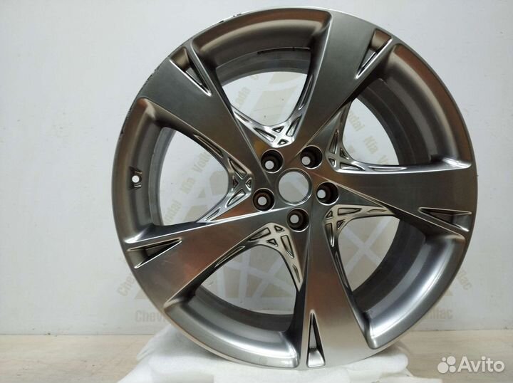 Диск литой R22 Genesis GV80