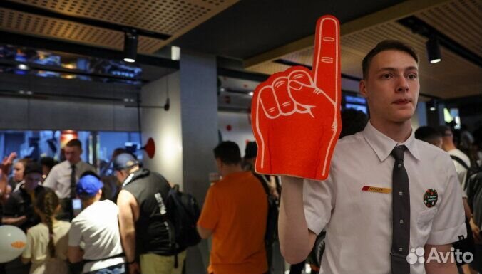 Ночной работник в ресторан быстрого питания