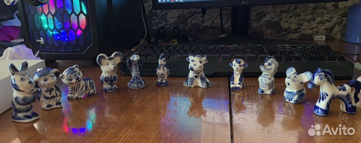 Фигурки гжель и олимпийский мишка СССР