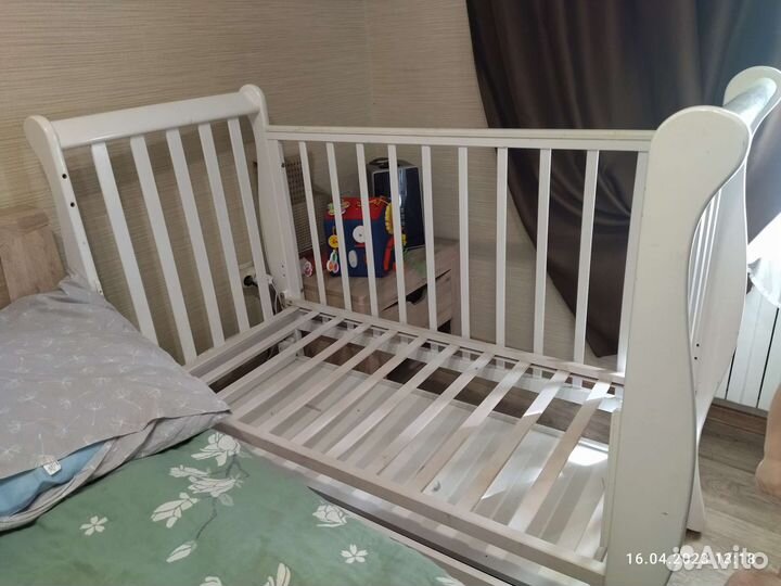 Детская кроватка