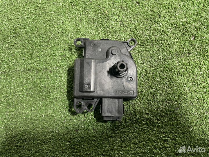 Моторчики заслонок печки Jeep Grand Cherokee WK2