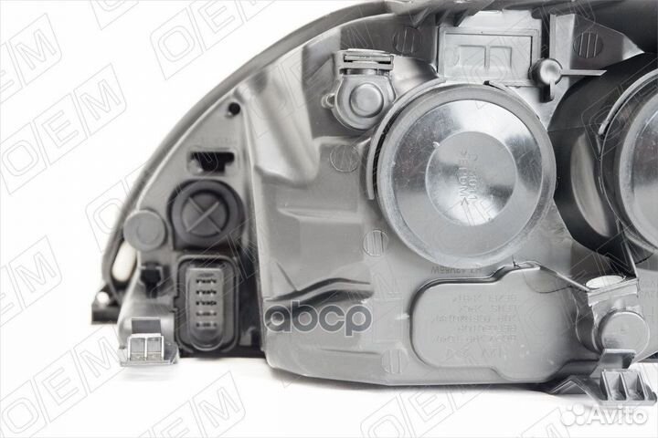 Фара правая Ford Focus 2 2008-2011, галоген, че