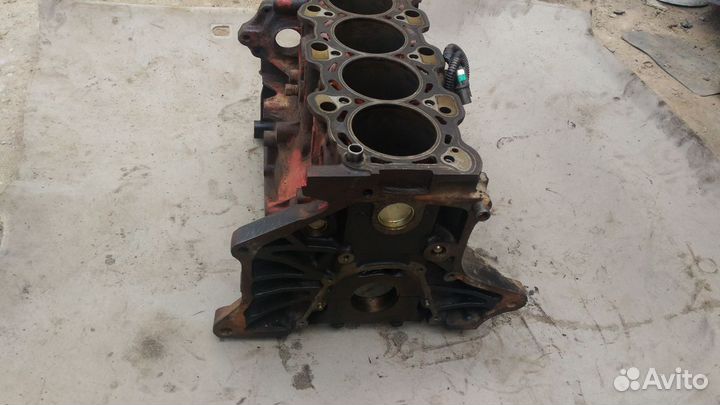 Блок двигателя для Mitsubishi Carisma DA 1995-1999