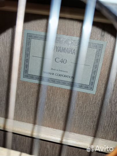 Классическая гитара yamaha c40