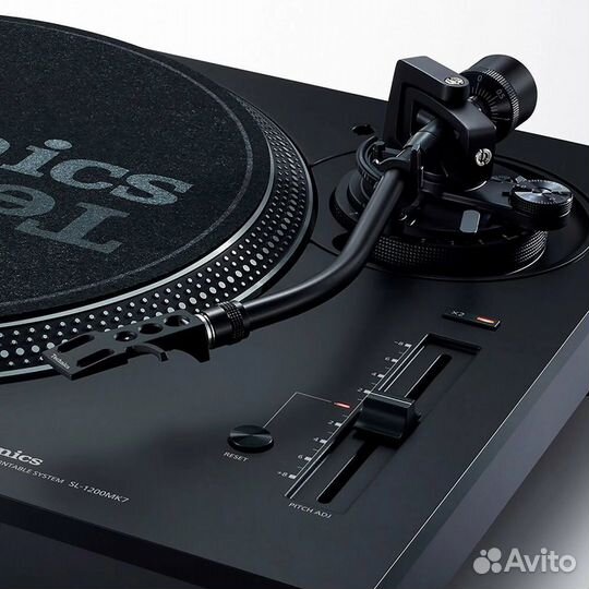 Новый виниловый проигрыватель Technics SL-1210MK7