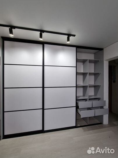 Шкаф в детскую