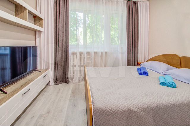 2-к. квартира, 40 м², 1/10 эт.
