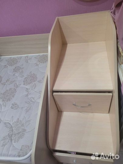 Тумбочка лестница