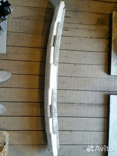 Усилитeль заднeго бaмпера Тоyоta Сamry 40