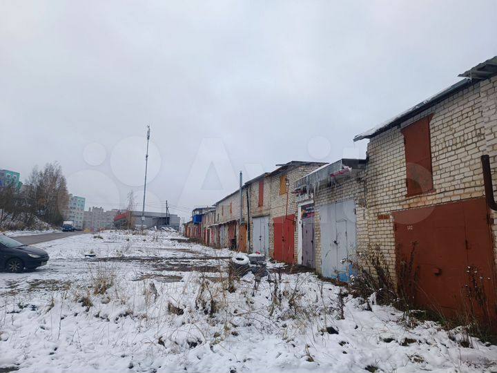 Гараж, > 30 м²