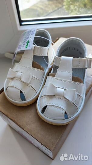 Сандали для девочки новые