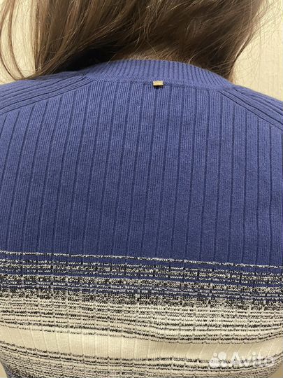 Свитер женский