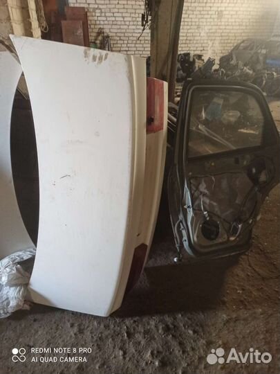 Крышка багажника VW Passat B4