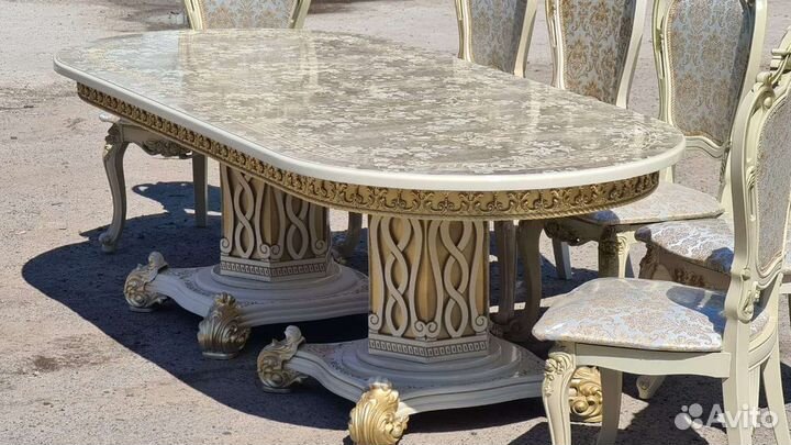 Столы и стулья