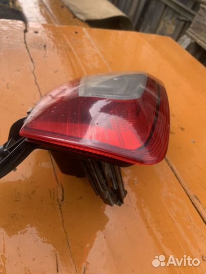 Задний левый внутренний фонарь мондео 4
