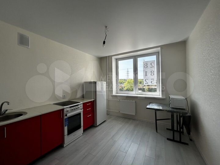 2-к. квартира, 63 м², 1/10 эт.