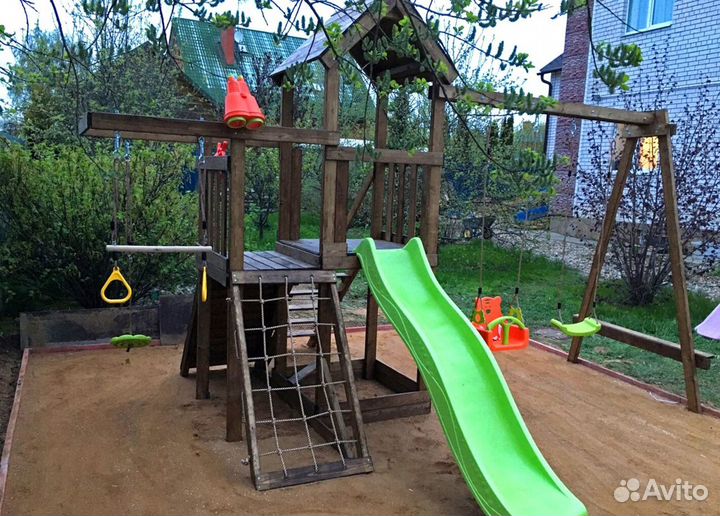 Детский игровой комплекс с горкой