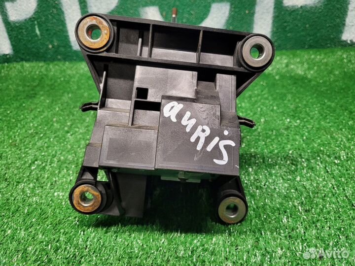 Селектор АКПП Toyota Auris