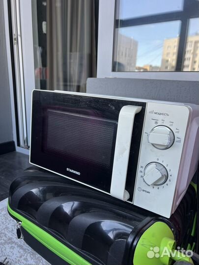 Микроволновая печь Starwind