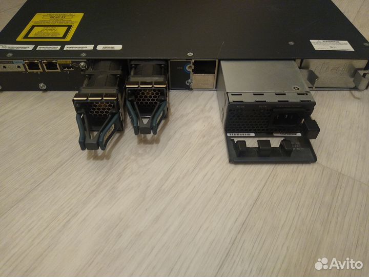 Коммутатор Cisco WS-C3650-24T