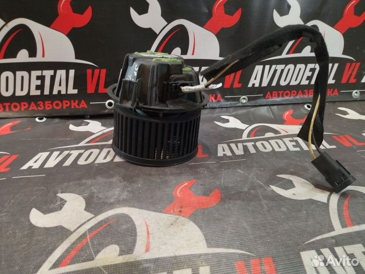 Моторчик печки Renault Sandero 1