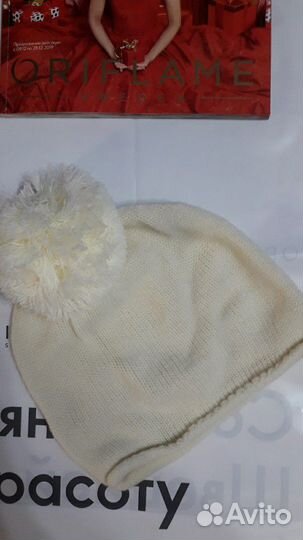 Шапка в подарочной коробке