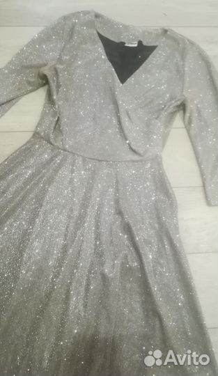 Шикарное серебряное платье 44 размер