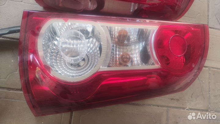Фары на LADA largus