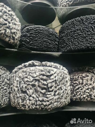 Каракулевая шапка