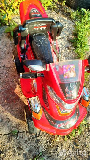 Детский квадроцикл на аккумуляторе