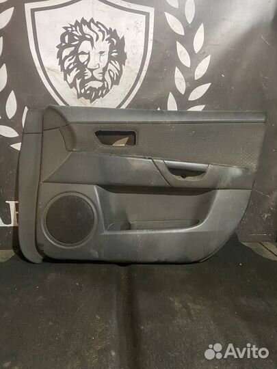 Передняя правая дверная карта Mazda 3 bk