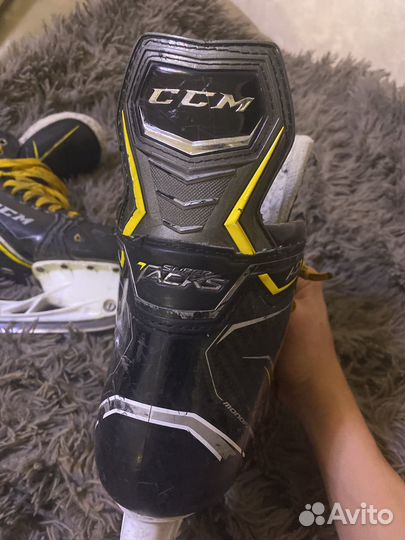 Коньки хоккейные