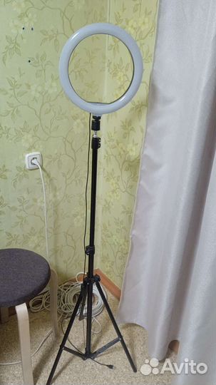 Кольцевая светодиодная лампа