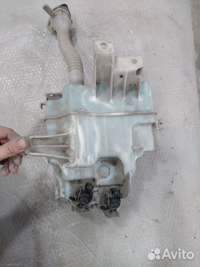 Бачок омывателя Toyota Rav 4 2010-2012 под омывате