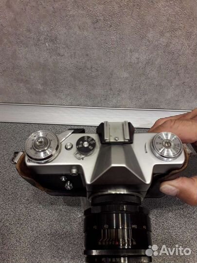 Плёночный фотоаппарат Zenit-B, СССР