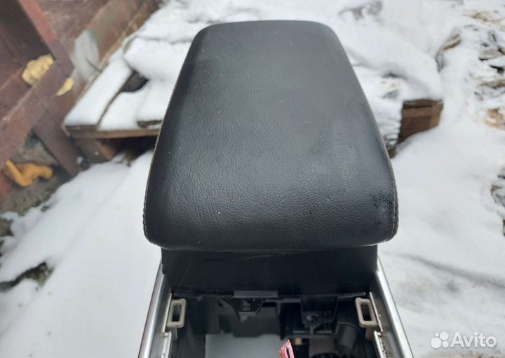 Подлокотник Мазда cx-7