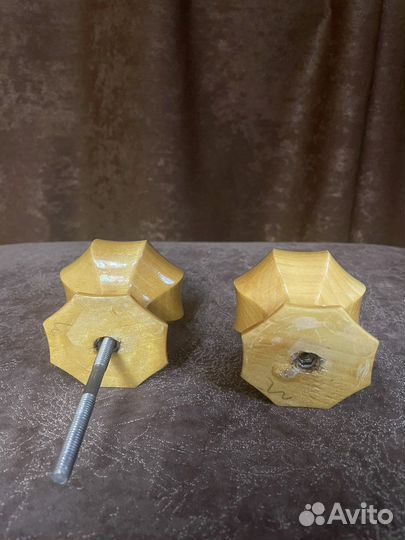 Новая дверная ручка деревянная