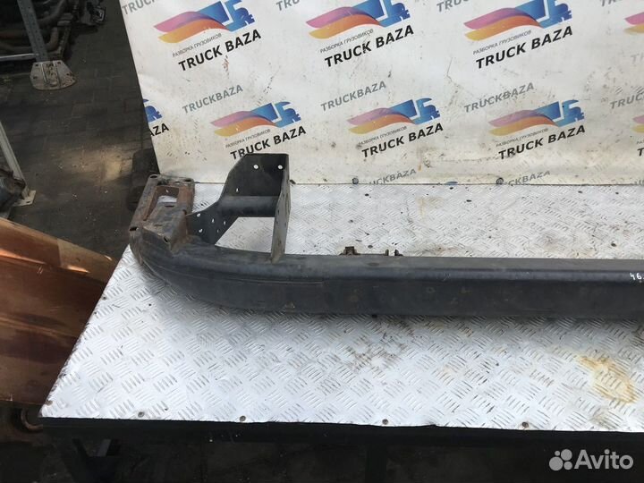 Усилитель переднего бампера