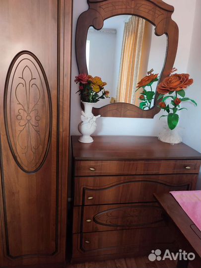 Спальный гарнитур бу