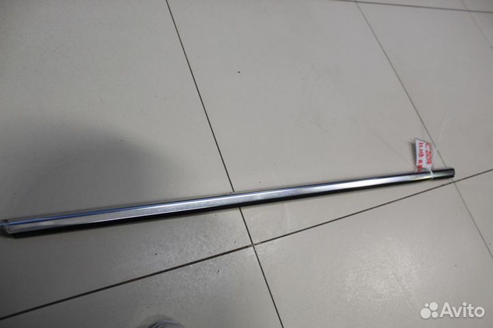 Молдинг стекла передней правой двери Mercedes E-kl